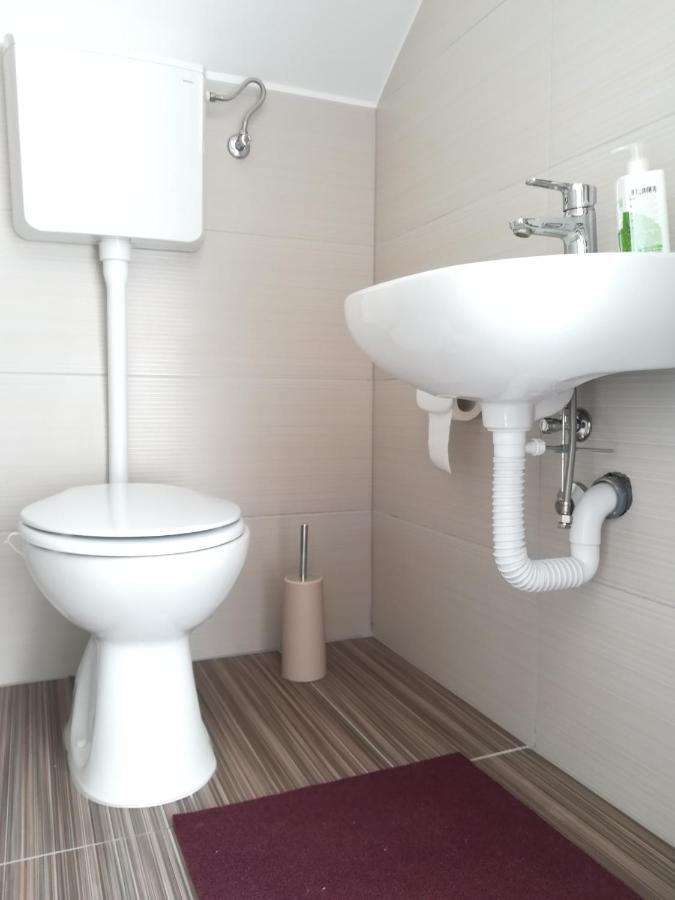 Gustirna Apartman Petra מראה חיצוני תמונה
